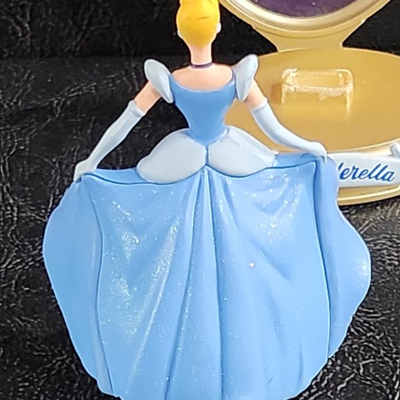 Vintage 1997 Hallmark Keepsake Ornament Disney Cinderella The Enchanted Memories - Picture 5 of 10